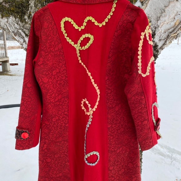 Woman's Vintage Coat - Picture 2 of 3